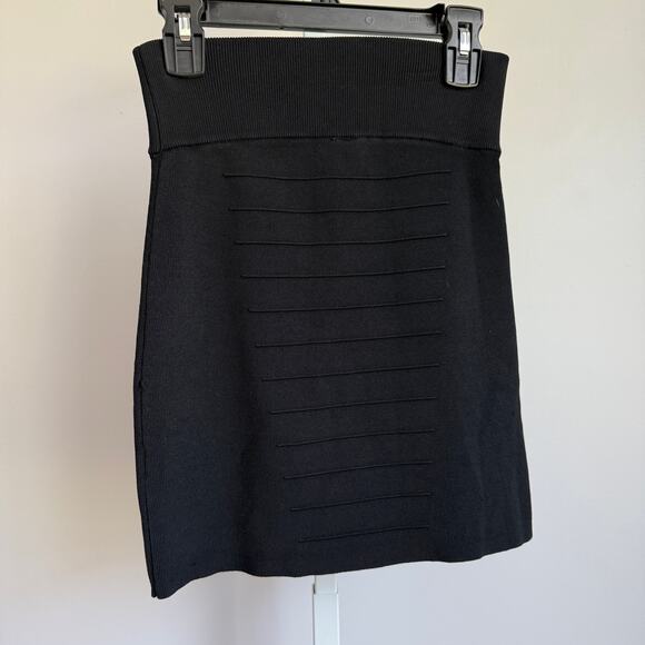 Guess sz XS Black Textured Bodycon Mini Skirt - Picture 6 of 8